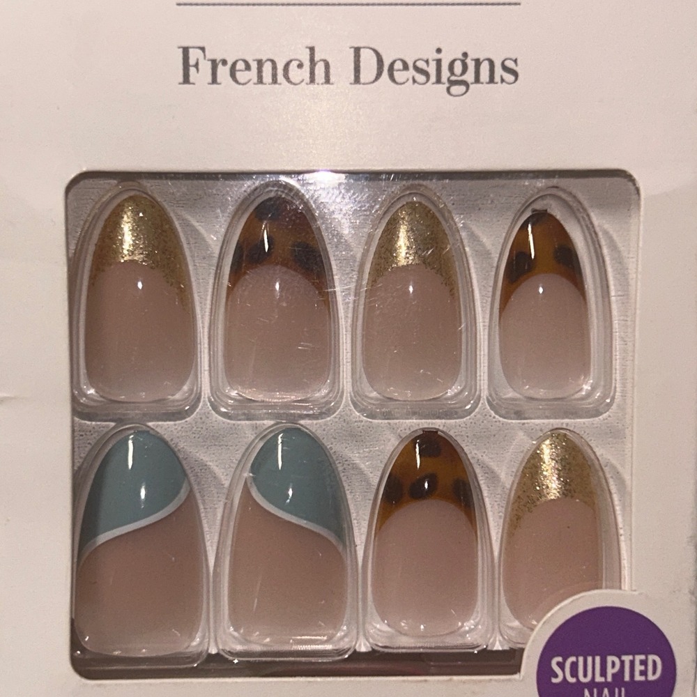 Kiss Voguish Fantasy French Designs Nails On Point Sculpted Medium